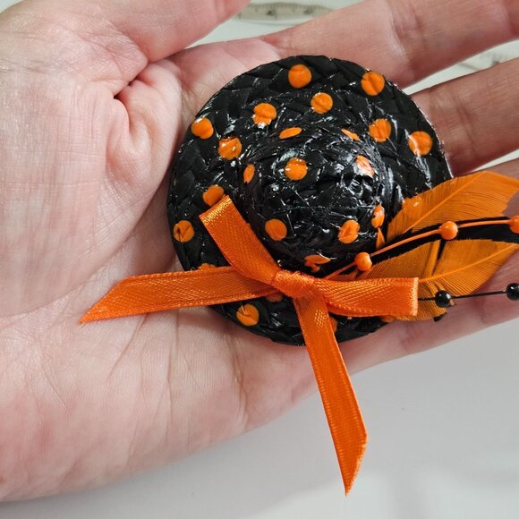 Jewelry - Black and orange hat brooch